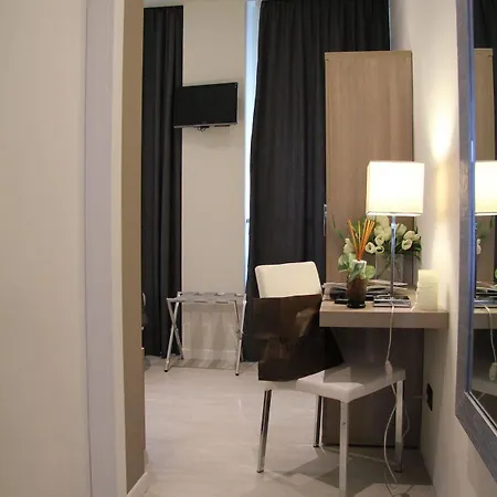 Zara 3* Μιλάνο