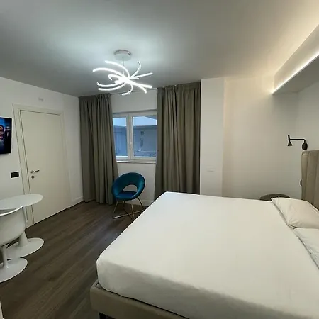Hotel Zara Mediolan