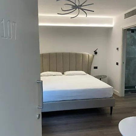 호텔 자라 3*
